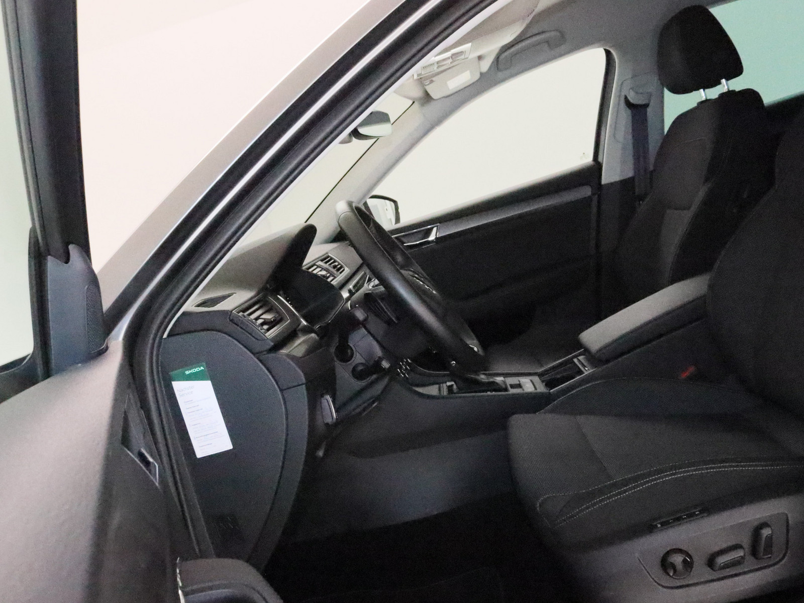 SKODA Superb Combi 2.0 TDI Style SKODA Superb Combi 2.0 TDI Style