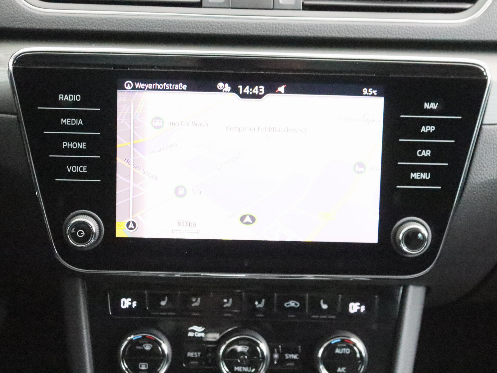 SKODA Superb Combi 2.0 TDI Style SKODA Superb Combi 2.0 TDI Style