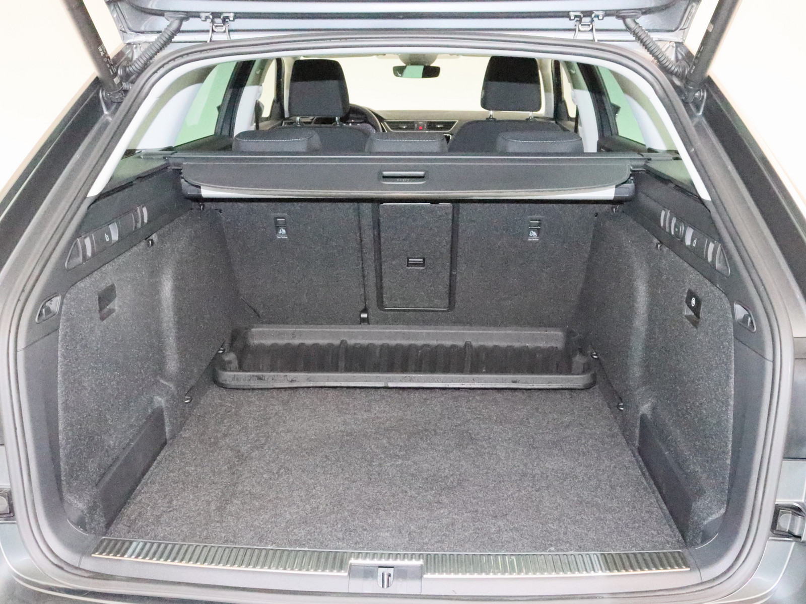 SKODA Superb Combi 2.0 TDI Style SKODA Superb Combi 2.0 TDI Style