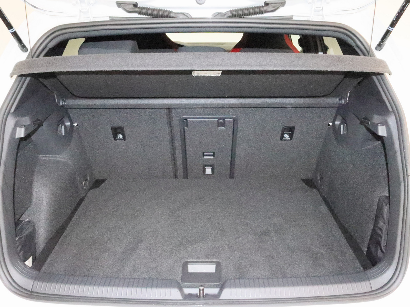 VW Golf VIII 2.0 TSI GTI VW Golf VIII 2.0 TSI GTI