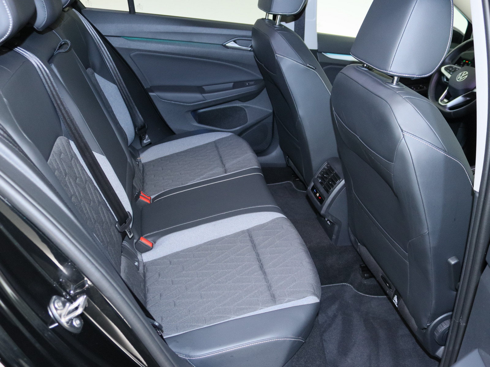 VW Golf VIII 1.5 eTSI Goal VW Golf VIII 1.5 eTSI Goal