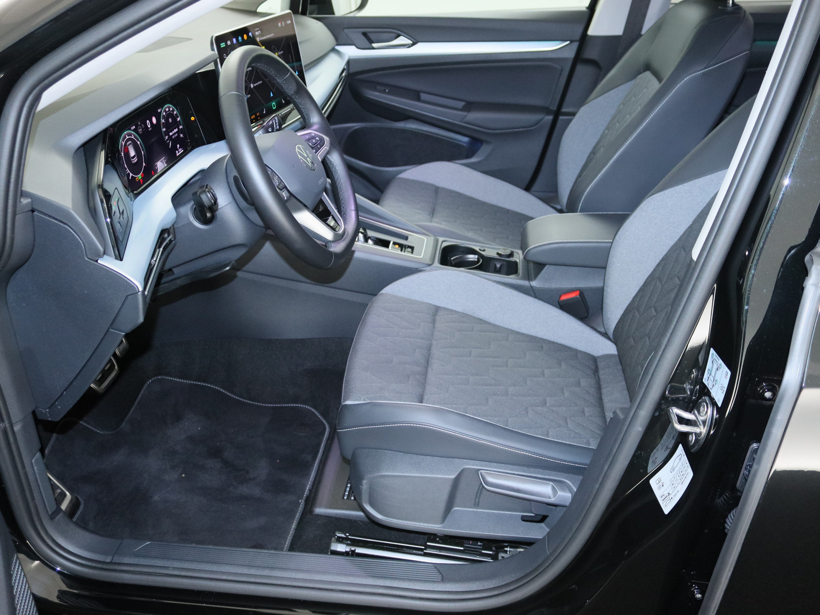 VW Golf VIII 1.5 eTSI Goal VW Golf VIII 1.5 eTSI Goal