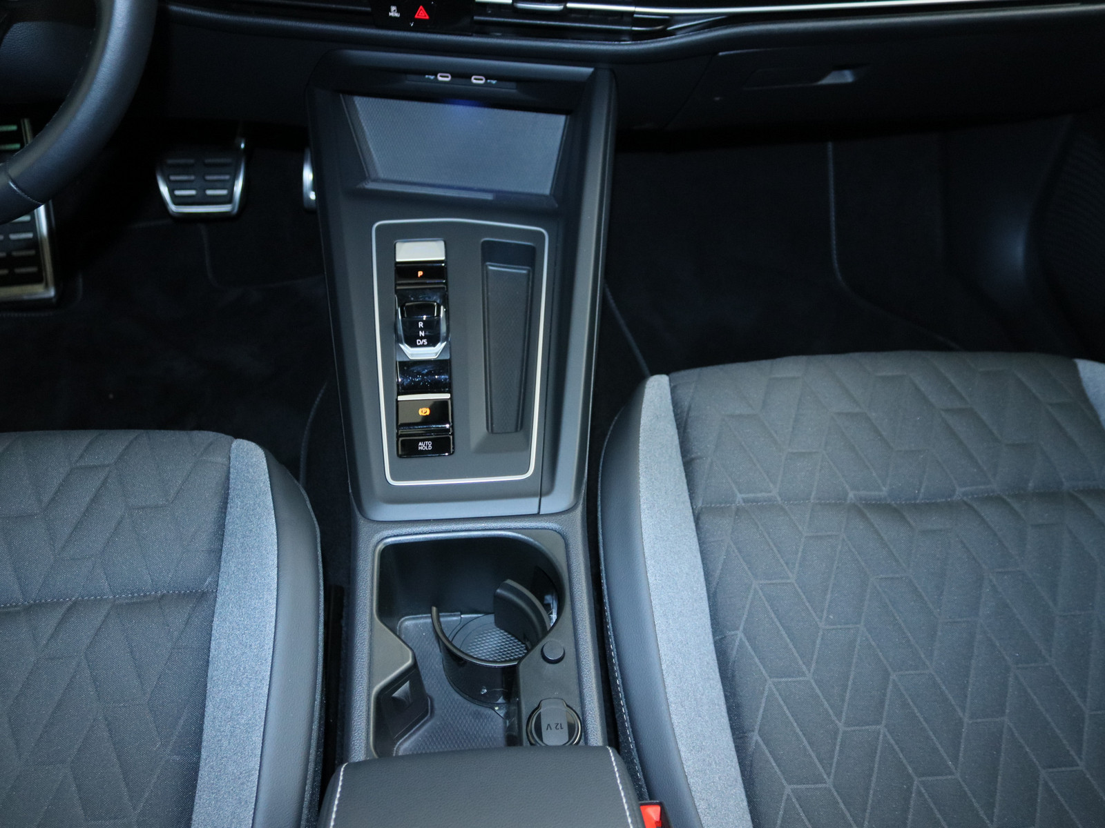 VW Golf VIII 1.5 eTSI Goal VW Golf VIII 1.5 eTSI Goal