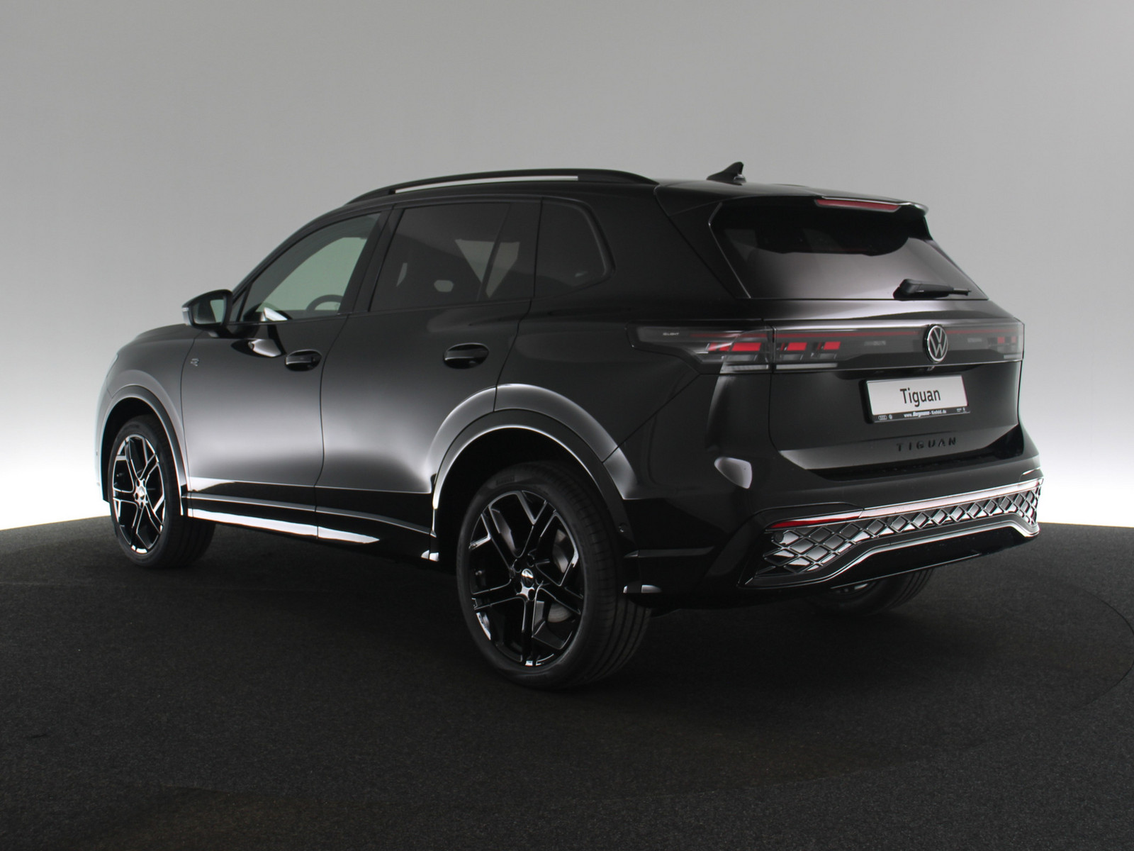 VW Tiguan 2.0 TDI R-Line 4Motion VW Tiguan 2.0 TDI R-Line 4Motion