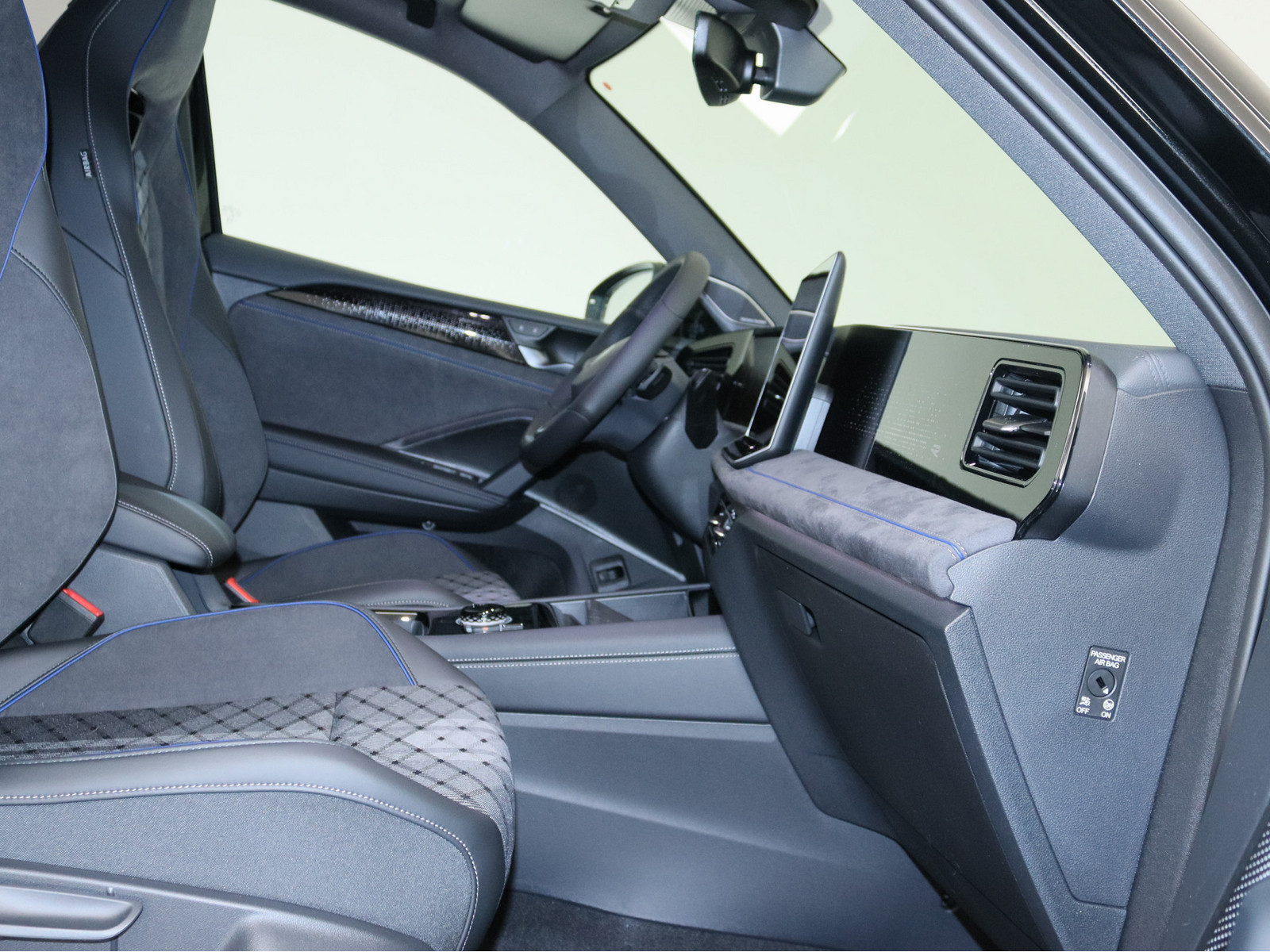 VW Tiguan 2.0 TDI R-Line 4Motion VW Tiguan 2.0 TDI R-Line 4Motion