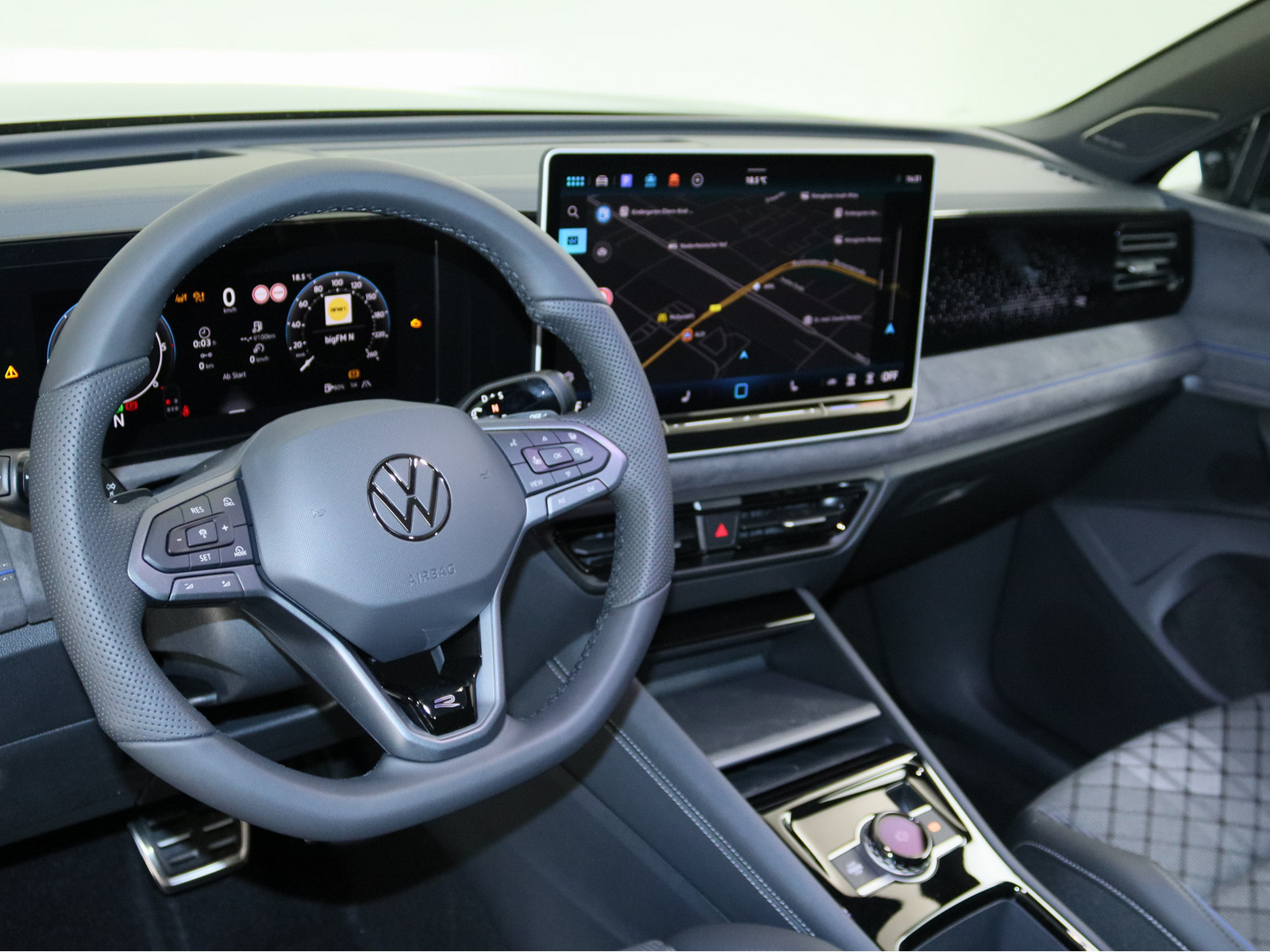 VW Tiguan 2.0 TDI R-Line 4Motion VW Tiguan 2.0 TDI R-Line 4Motion