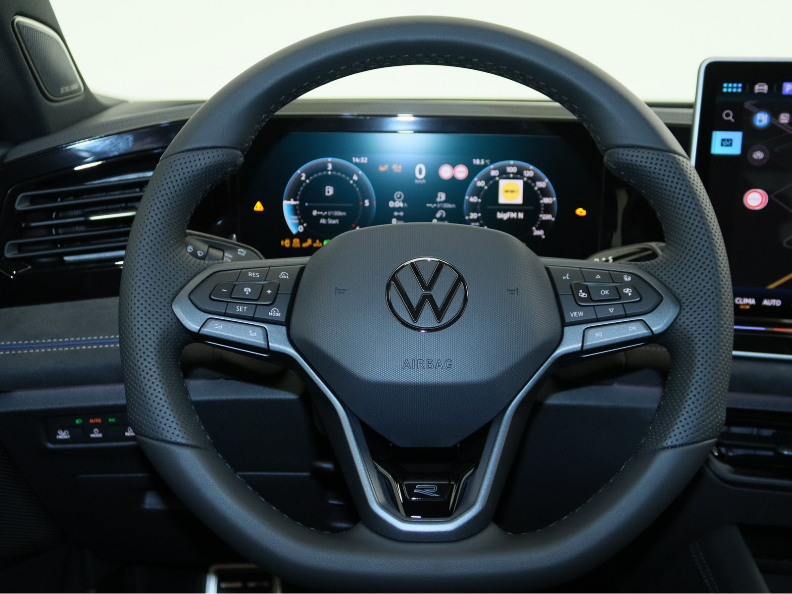 VW Tiguan 2.0 TDI R-Line 4Motion VW Tiguan 2.0 TDI R-Line 4Motion