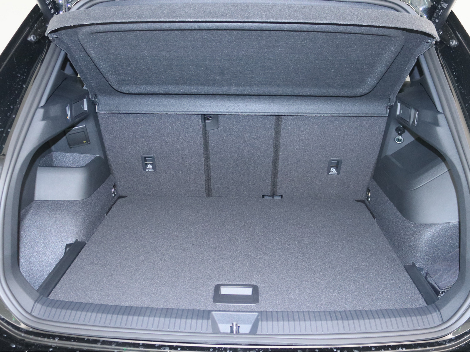 VW Tiguan 2.0 TDI R-Line 4Motion VW Tiguan 2.0 TDI R-Line 4Motion