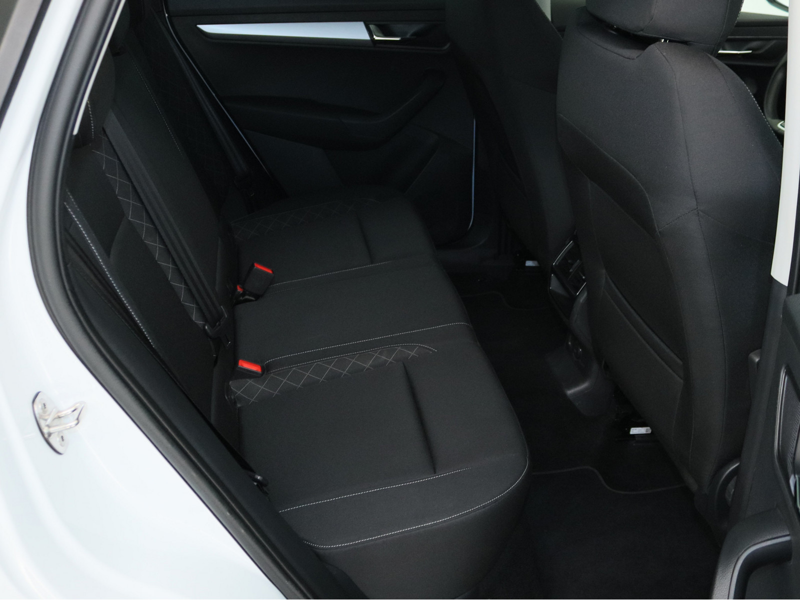 SKODA Karoq 1.5 TSI ACT Ambition SKODA Karoq 1.5 TSI ACT Ambition