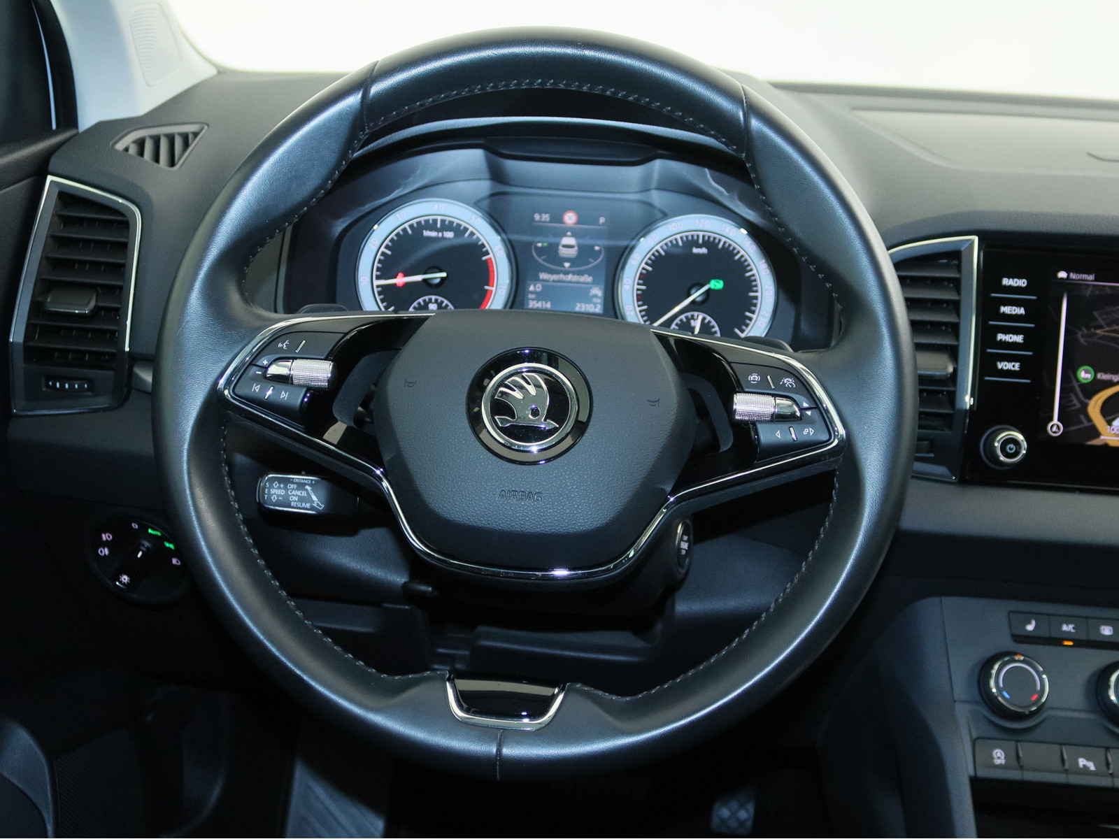 SKODA Karoq 1.5 TSI ACT Ambition SKODA Karoq 1.5 TSI ACT Ambition