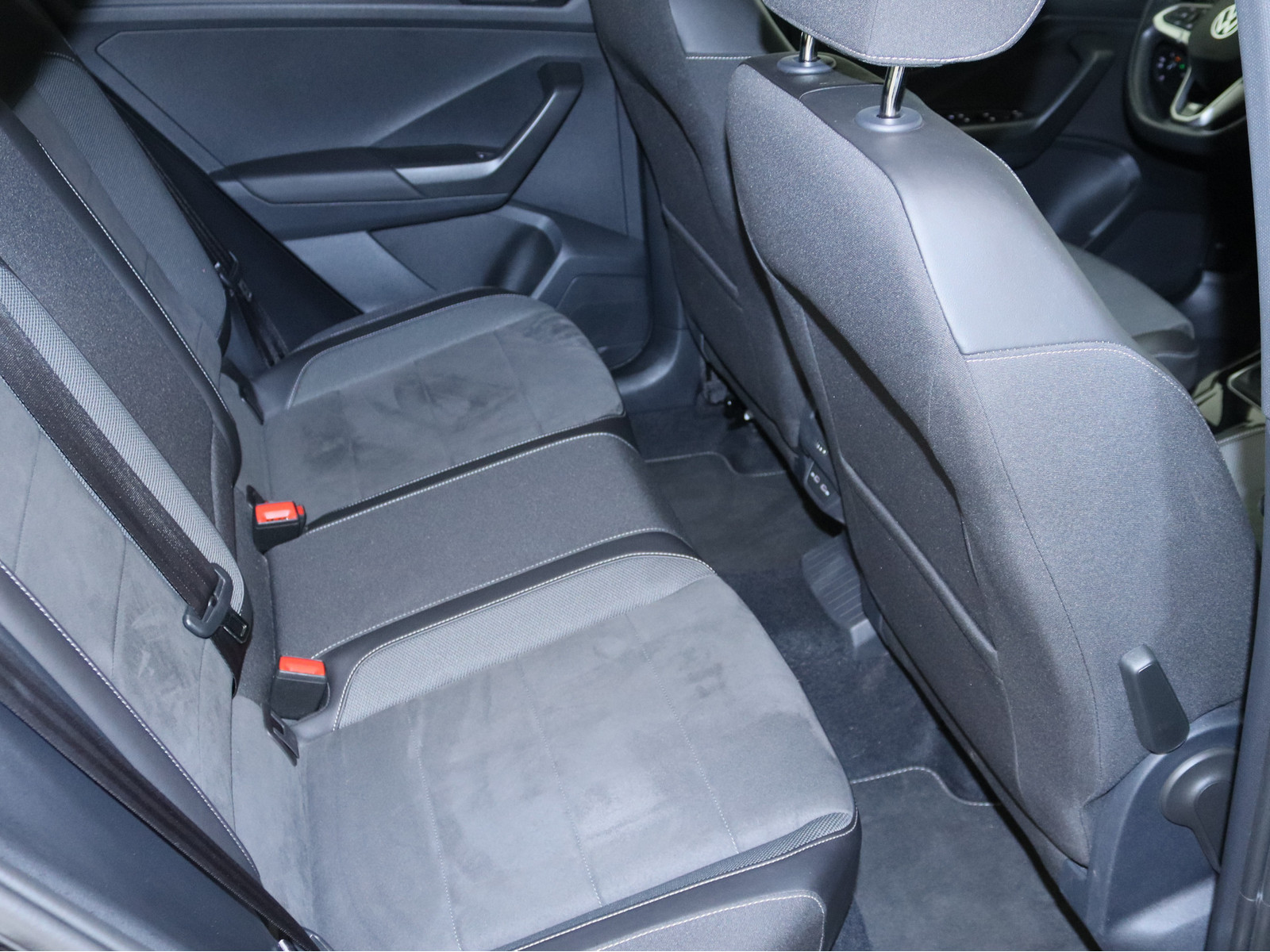 VW T-Roc 1.0 TSI R-Line VW T-Roc 1.0 TSI R-Line