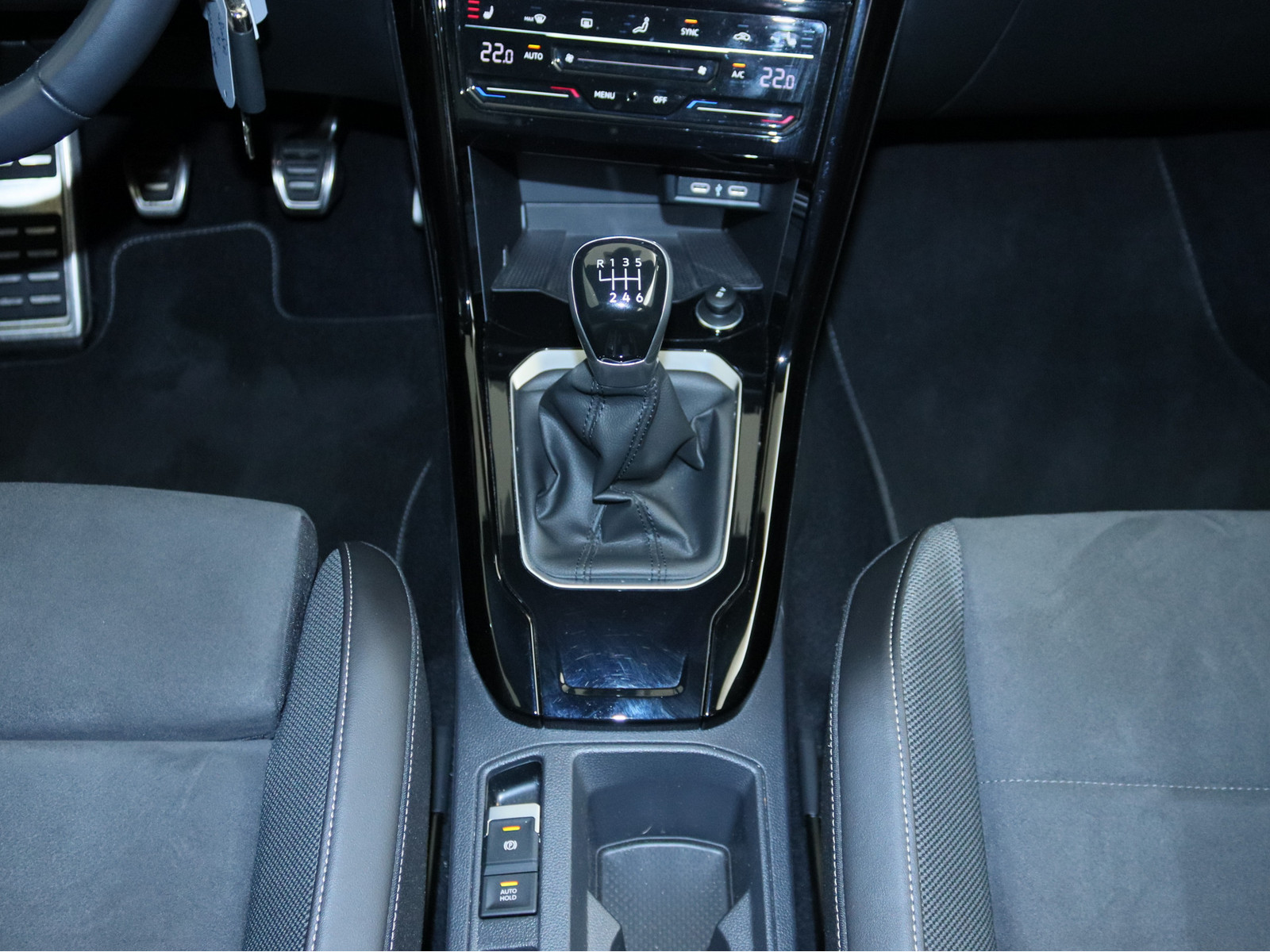 VW T-Roc 1.0 TSI R-Line VW T-Roc 1.0 TSI R-Line