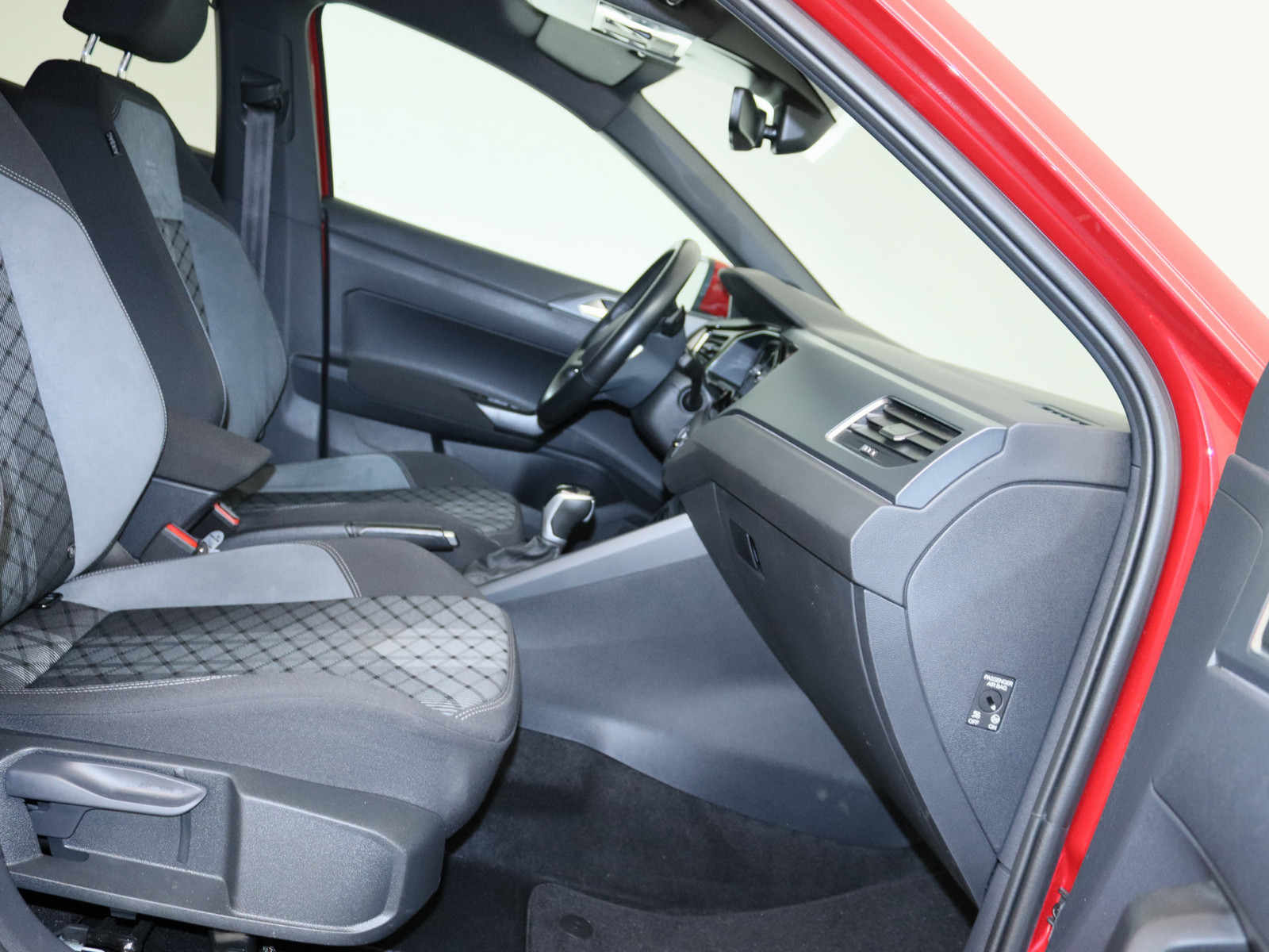 VW Taigo 1.0 TSI R-Line VW Taigo 1.0 TSI R-Line