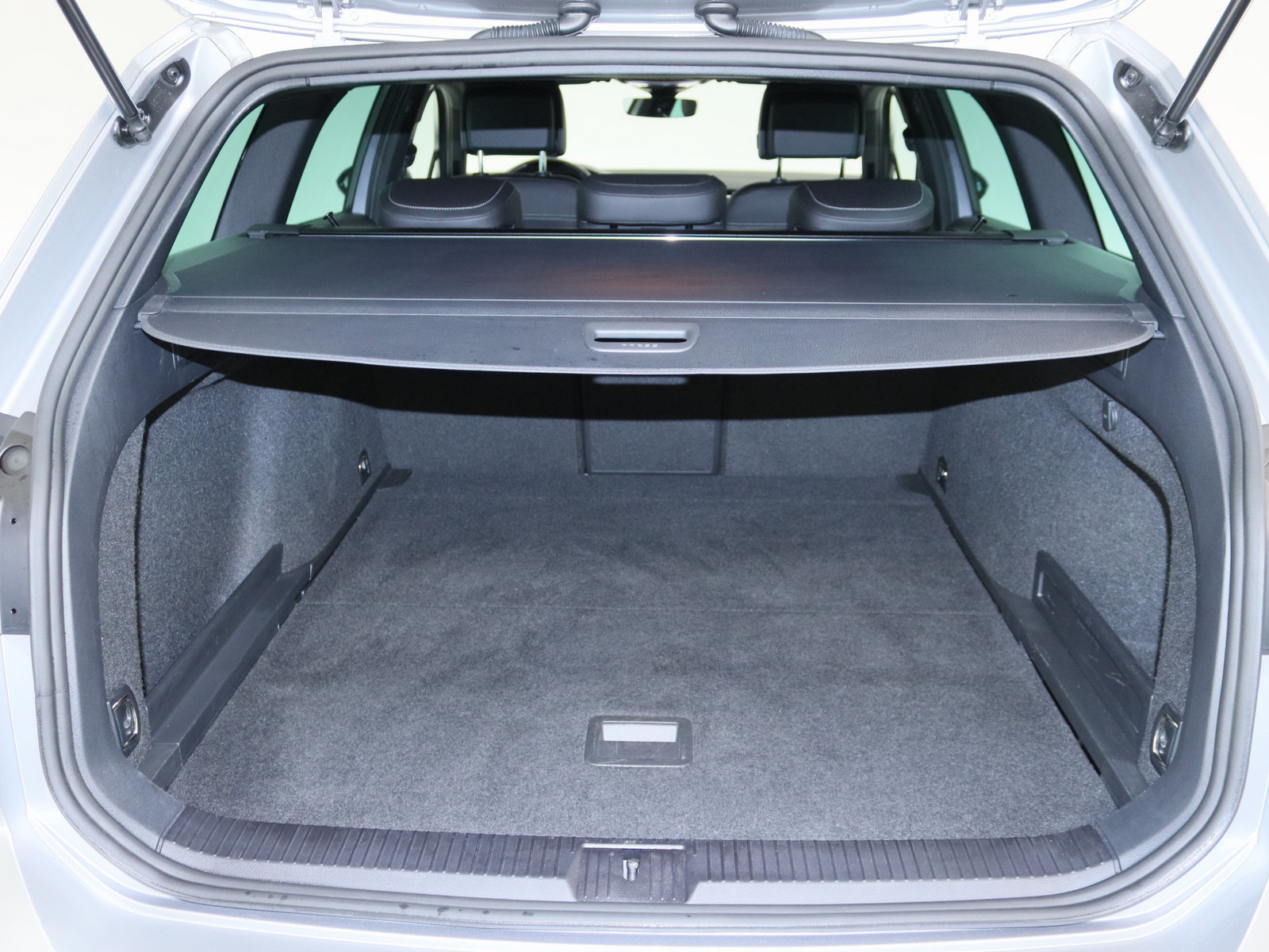 VW Passat Variant 4Motion 2.0 TDI Business VW Passat Variant 4Motion 2.0 TDI Business