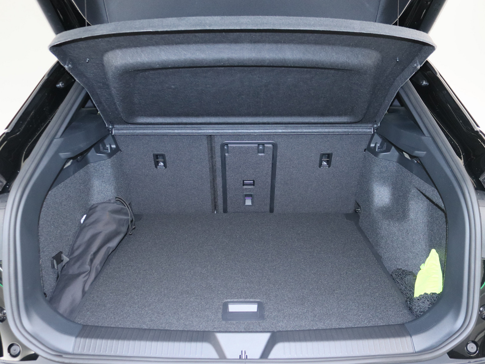 VW ID.4 GTX 79 kWh mit Entertainment-Paket 4Motion VW ID.4 GTX 79 kWh mit Entertainment-Paket 4Motion