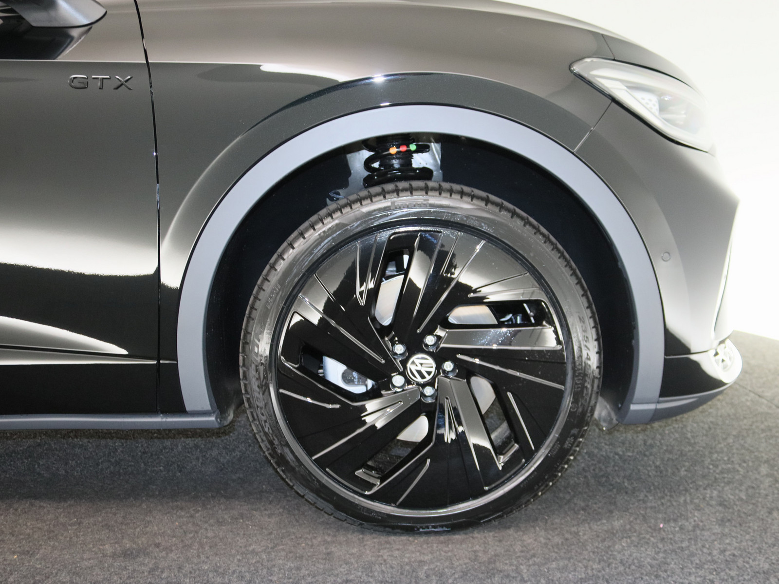 VW ID.4 GTX 79 kWh mit Entertainment-Paket 4Motion VW ID.4 GTX 79 kWh mit Entertainment-Paket 4Motion