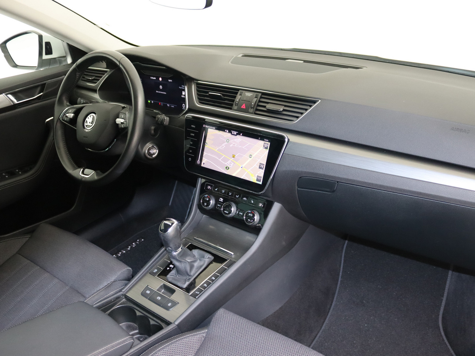 SKODA Superb Combi 2.0 TDI Style SKODA Superb Combi 2.0 TDI Style