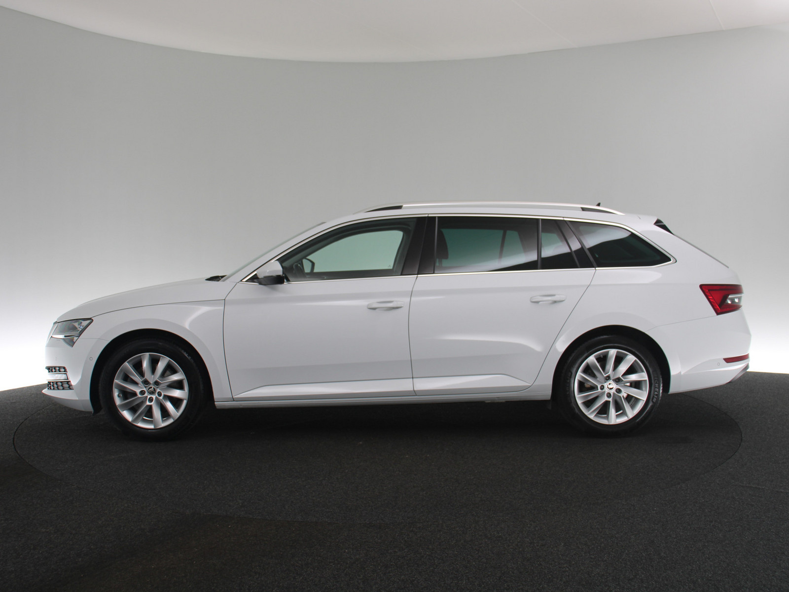 SKODA Superb Combi 2.0 TDI Style SKODA Superb Combi 2.0 TDI Style
