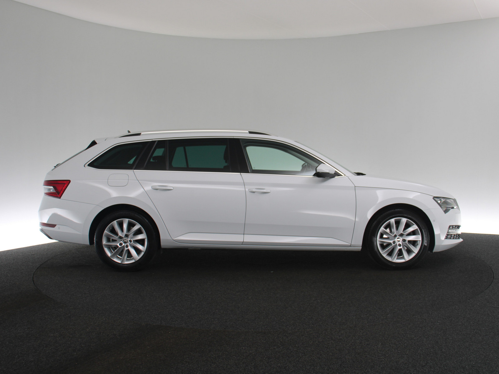 SKODA Superb Combi 2.0 TDI Style SKODA Superb Combi 2.0 TDI Style