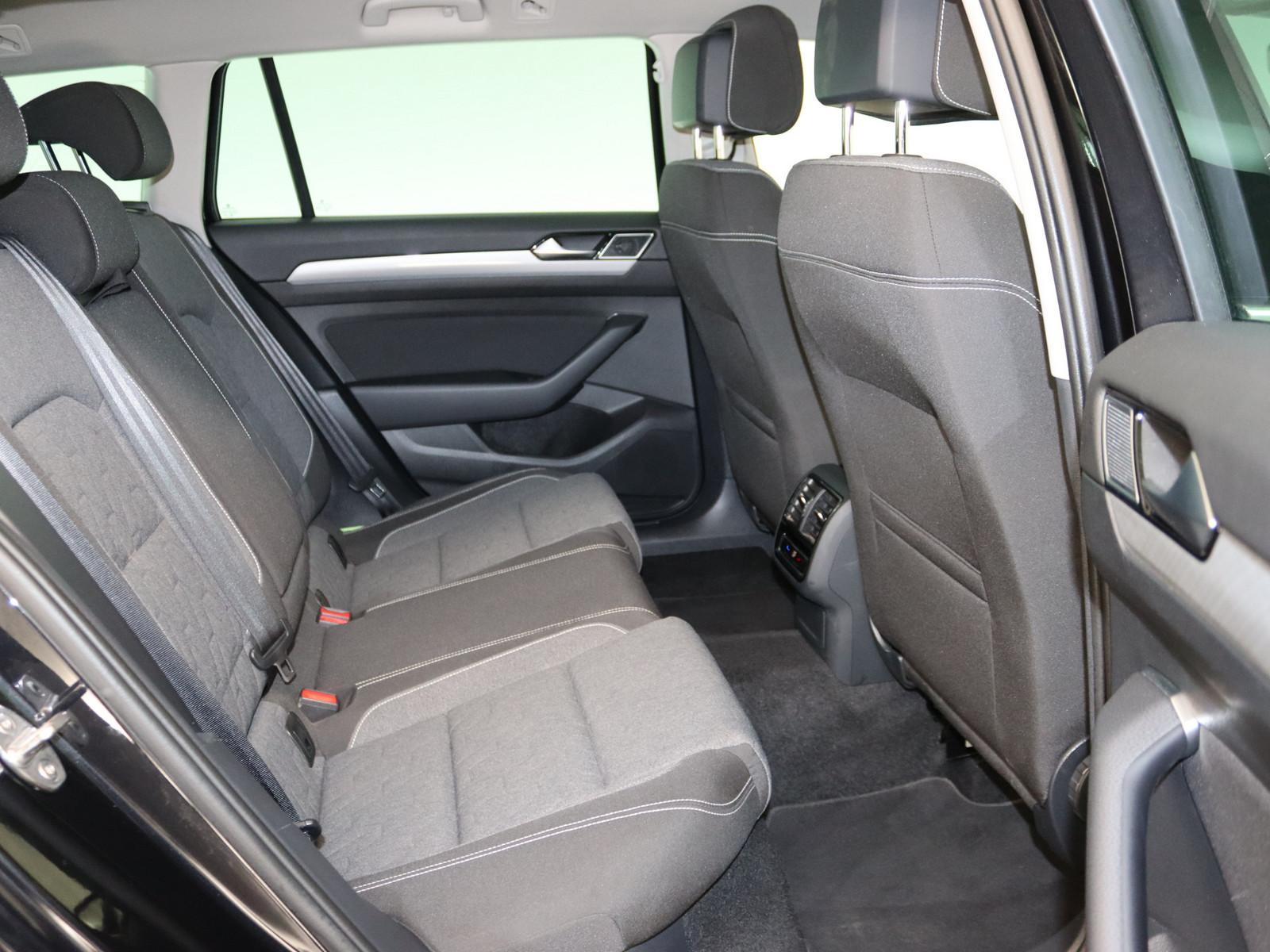 VW Passat Variant 1.5 TSI Business VW Passat Variant 1.5 TSI Business