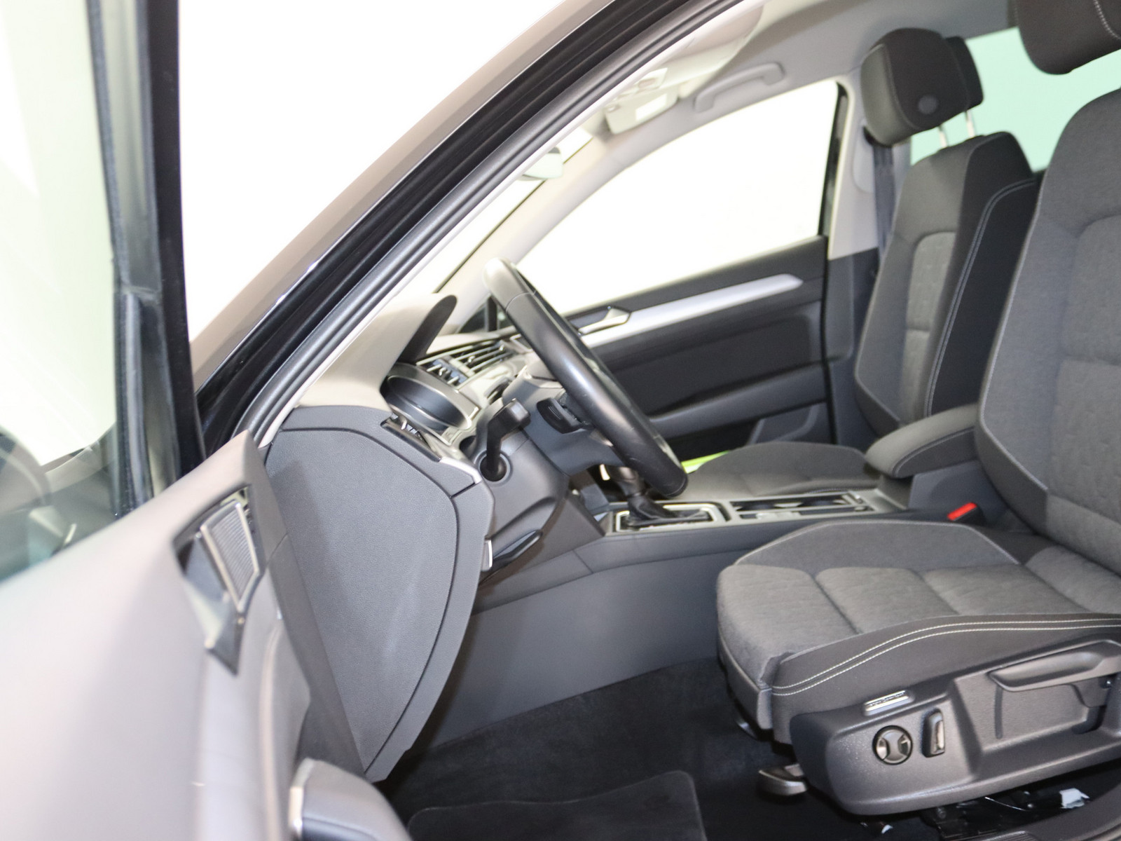 VW Passat Variant 1.5 TSI Business VW Passat Variant 1.5 TSI Business