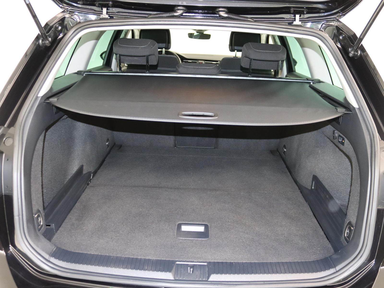VW Passat Variant 1.5 TSI Business VW Passat Variant 1.5 TSI Business
