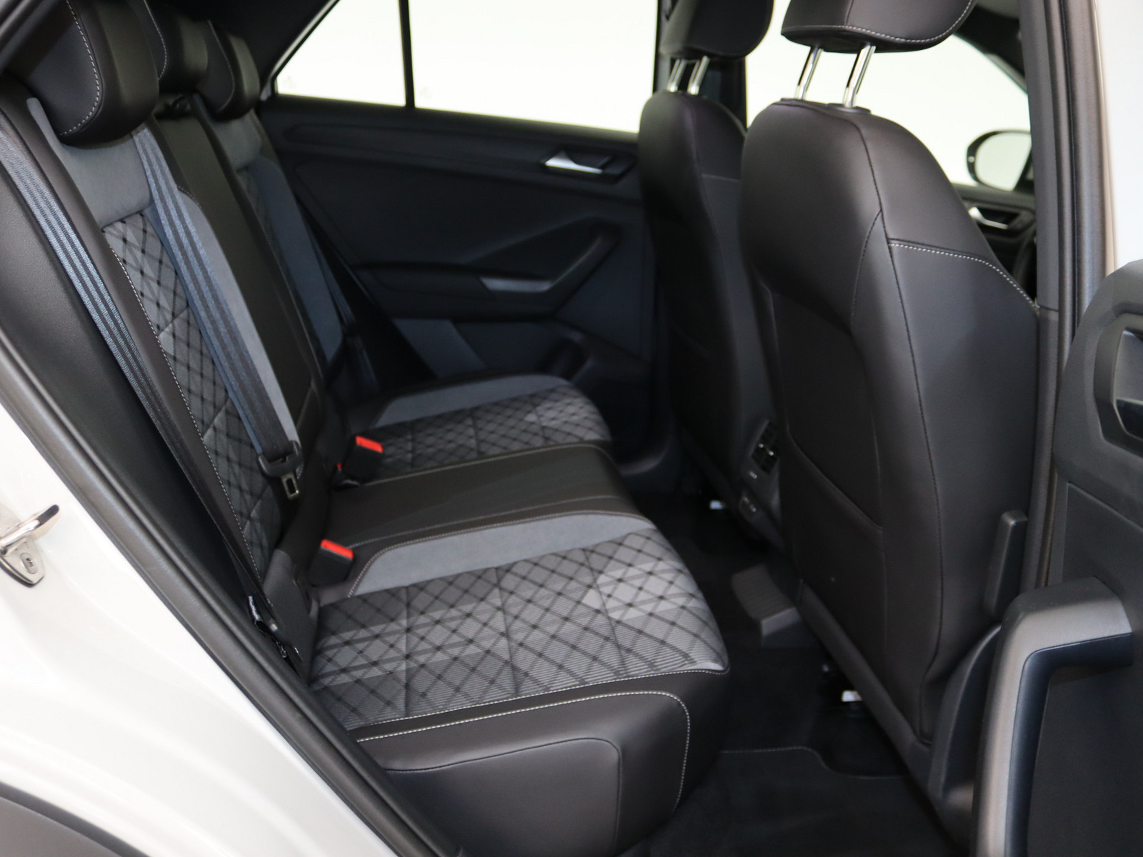 VW T-Roc 1.0 TSI R-Line VW T-Roc 1.0 TSI R-Line