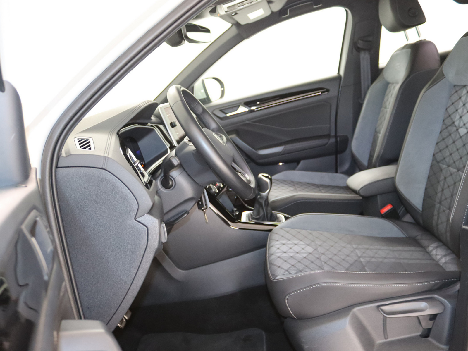 VW T-Roc 1.0 TSI R-Line VW T-Roc 1.0 TSI R-Line