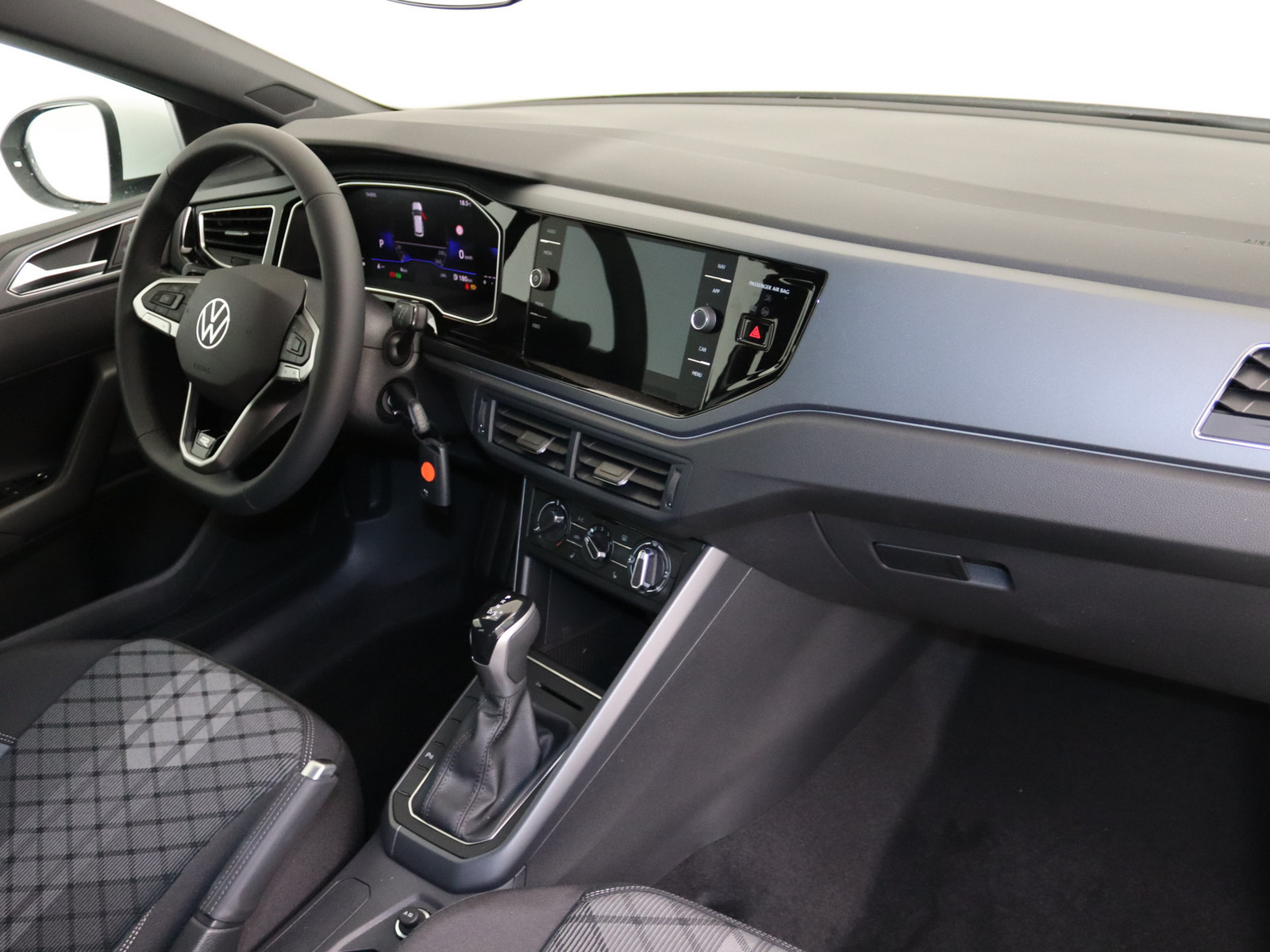 VW Taigo 1.0 TSI R-Line VW Taigo 1.0 TSI R-Line