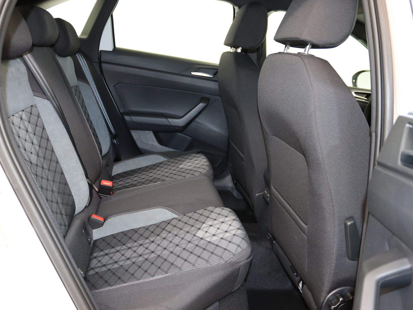 VW Taigo 1.0 TSI R-Line VW Taigo 1.0 TSI R-Line