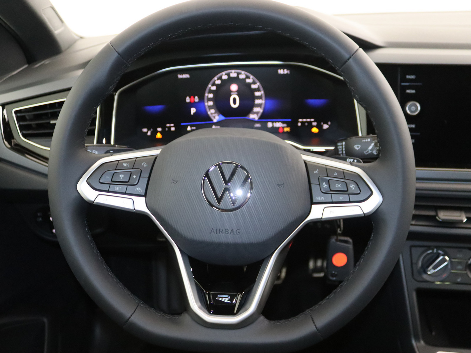 VW Taigo 1.0 TSI R-Line VW Taigo 1.0 TSI R-Line