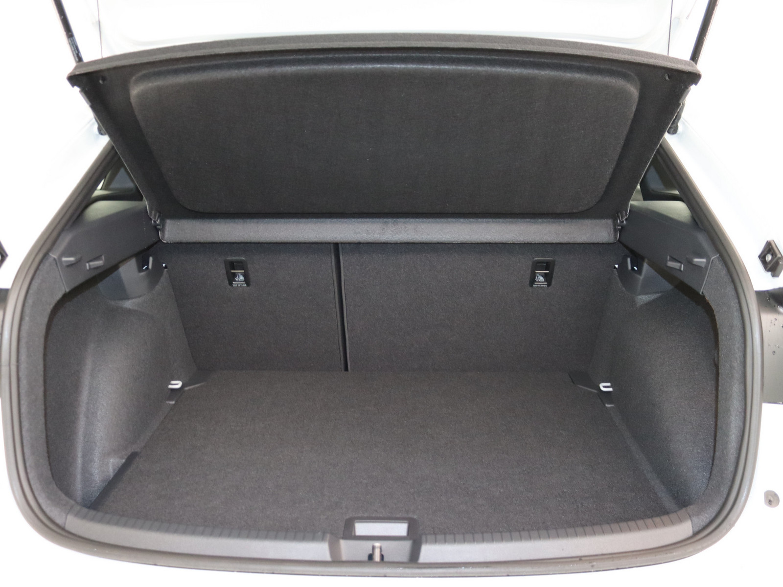 VW Taigo 1.0 TSI R-Line VW Taigo 1.0 TSI R-Line