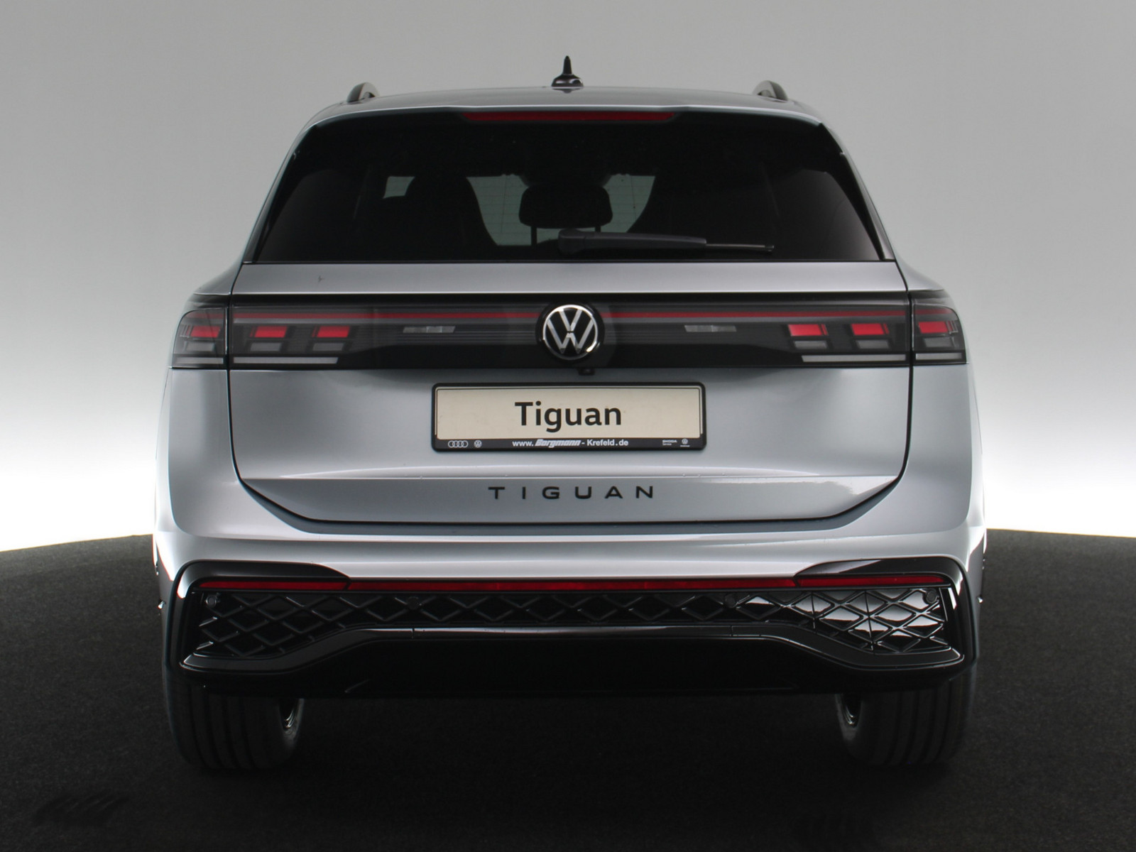 VW Tiguan 1.5 eTSI R-Line VW Tiguan 1.5 eTSI R-Line