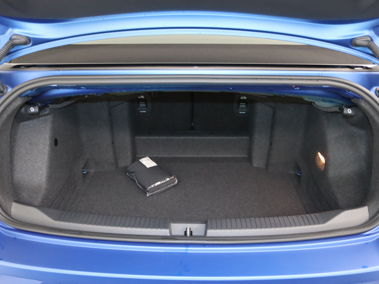 VW T-Roc Cabriolet 1.5 TSI R-Line VW T-Roc Cabriolet 1.5 TSI R-Line