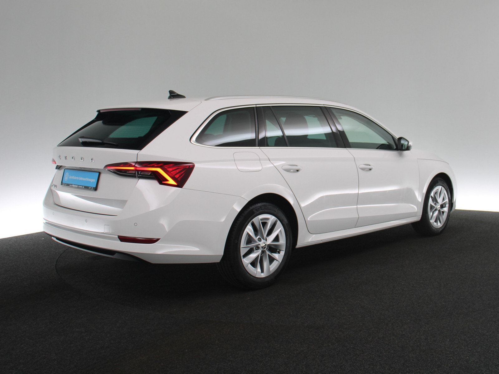 SKODA Octavia Combi 2.0 TDI DPF Style SKODA Octavia Combi 2.0 TDI DPF Style