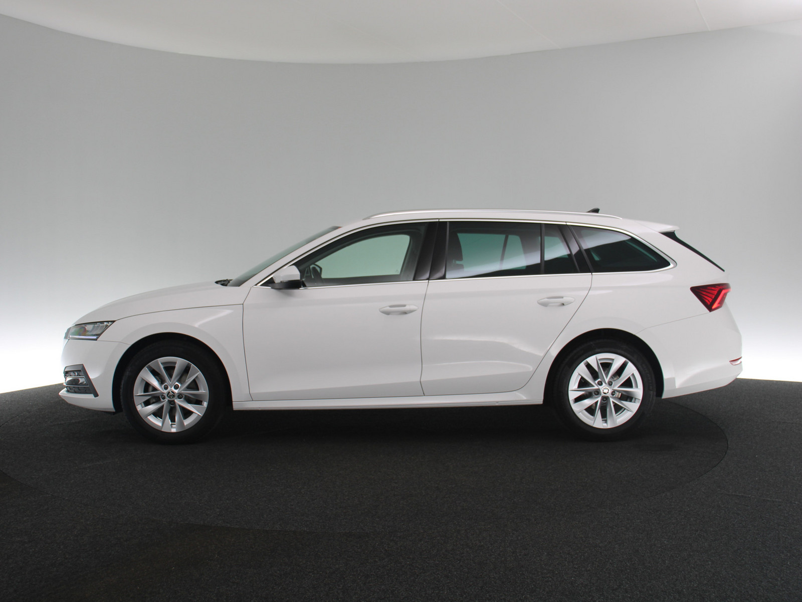 SKODA Octavia Combi 2.0 TDI DPF Style SKODA Octavia Combi 2.0 TDI DPF Style