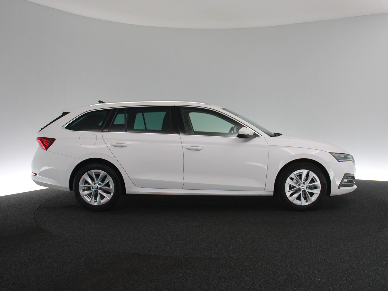 SKODA Octavia Combi 2.0 TDI DPF Style SKODA Octavia Combi 2.0 TDI DPF Style