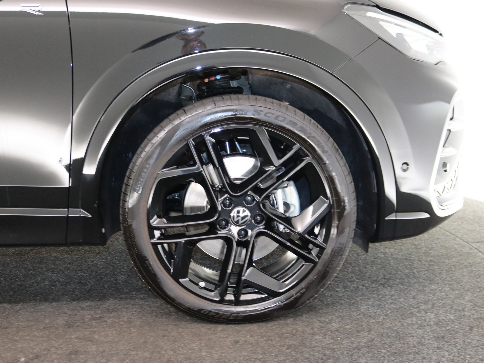 VW Tiguan 2.0 TDI R-Line VW Tiguan 2.0 TDI R-Line