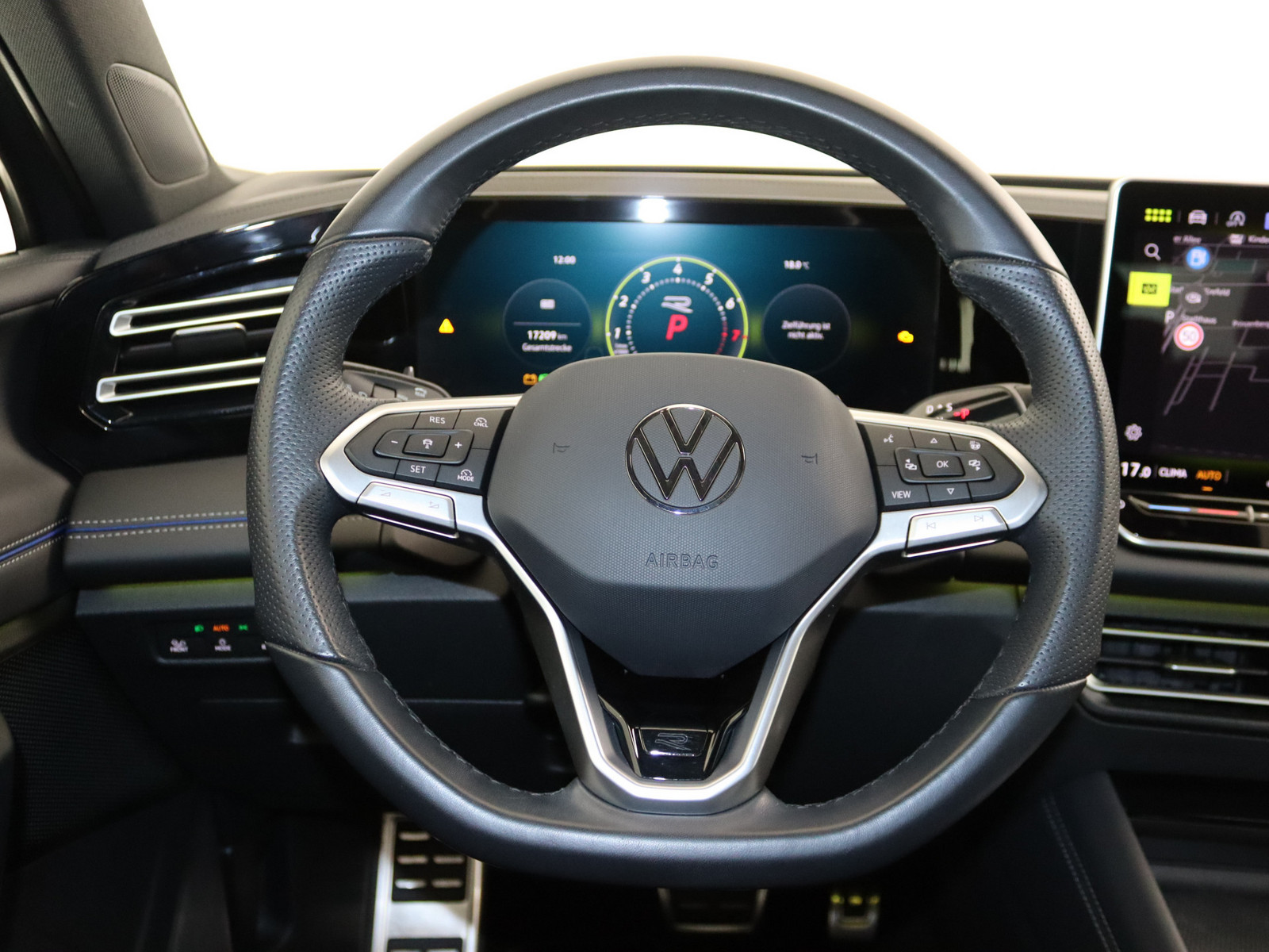 VW Tiguan 1.5 eTSI R-Line VW Tiguan 1.5 eTSI R-Line