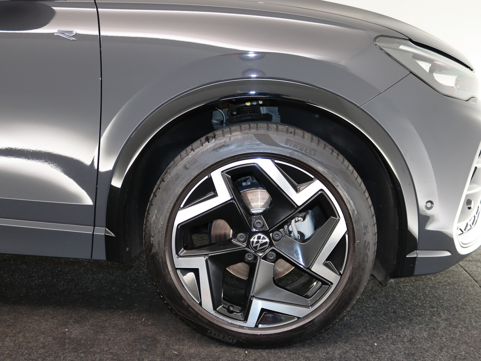 VW Tiguan 1.5 eTSI R-Line VW Tiguan 1.5 eTSI R-Line