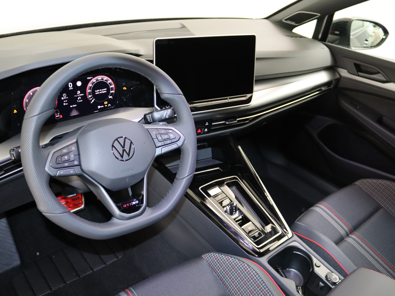 VW Golf VIII 2.0 TSI GTI Edition 50 VW Golf VIII 2.0 TSI GTI Edition 50