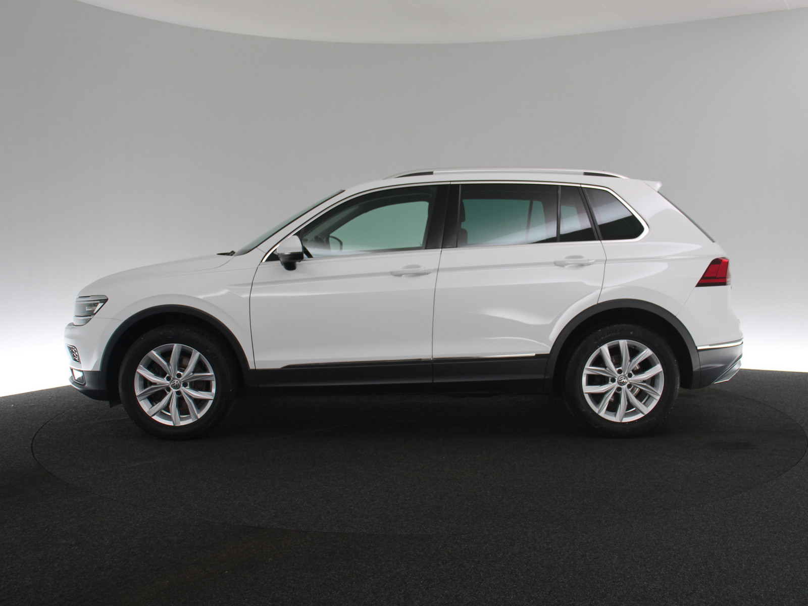 VW Tiguan 2.0 TSI BMT Highline 4Motion VW Tiguan 2.0 TSI BMT Highline 4Motion