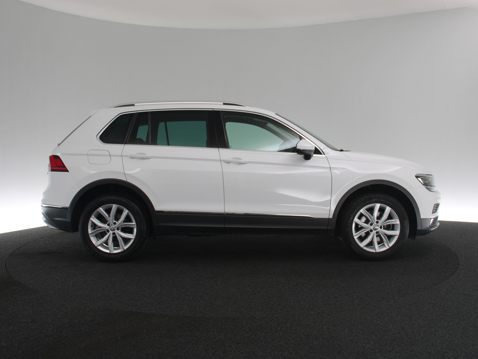 VW Tiguan 2.0 TSI BMT Highline 4Motion VW Tiguan 2.0 TSI BMT Highline 4Motion