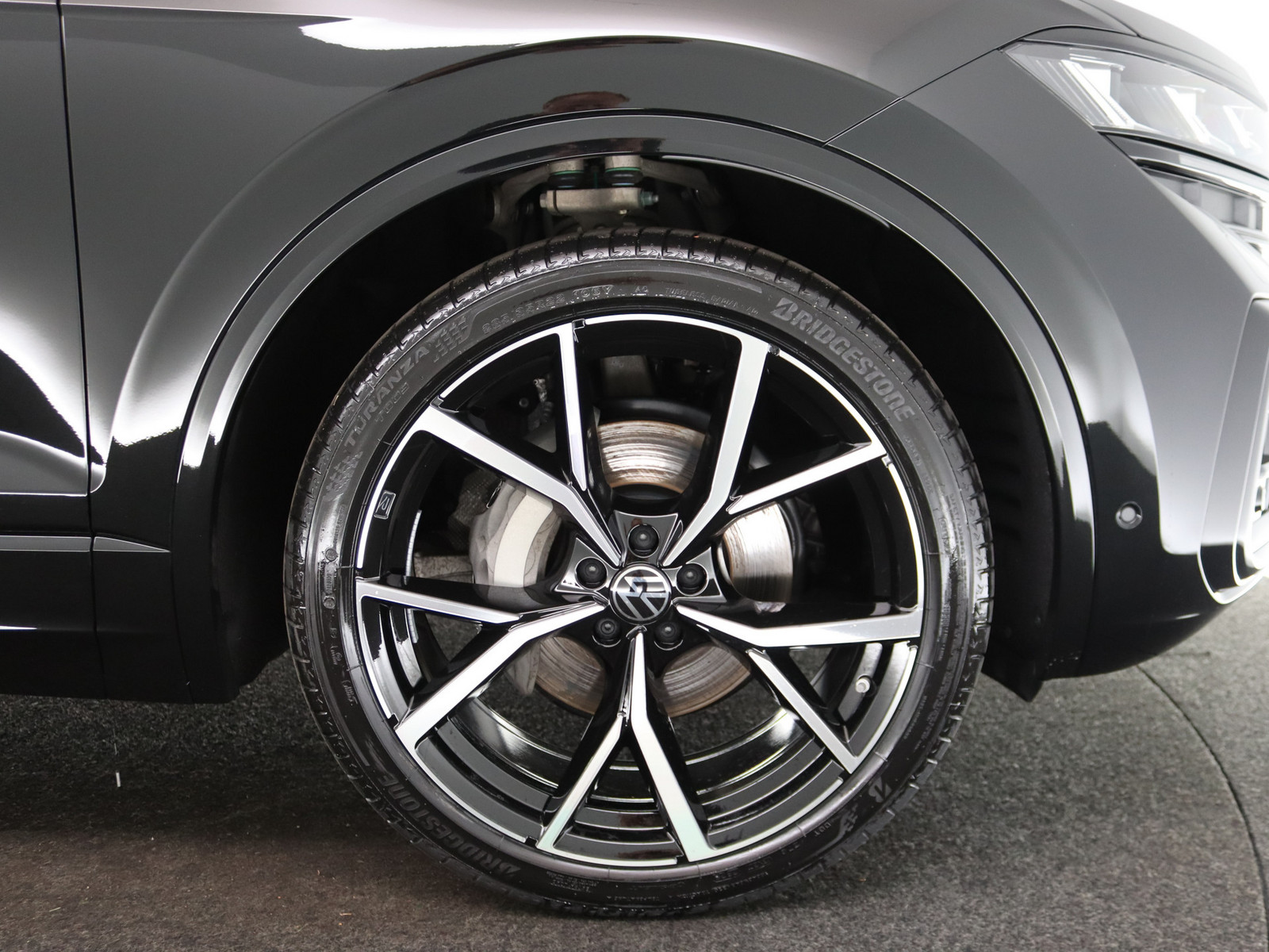 VW Touareg 3.0 V6 TDI R-Line 4Motion VW Touareg 3.0 V6 TDI R-Line 4Motion