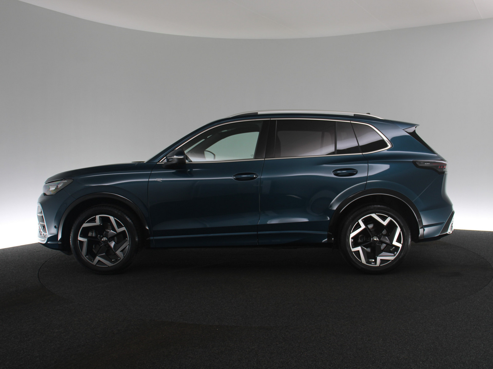 VW Tiguan 2.0 TDI R-Line VW Tiguan 2.0 TDI R-Line