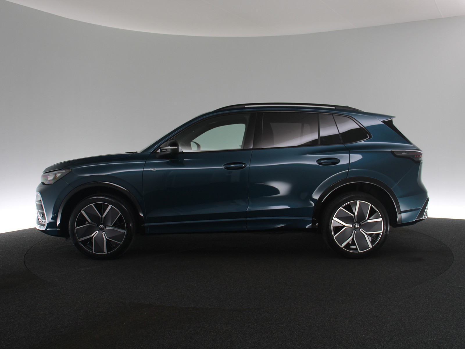 VW Tiguan 2.0 TSI R-Line 4Motion VW Tiguan 2.0 TSI R-Line 4Motion