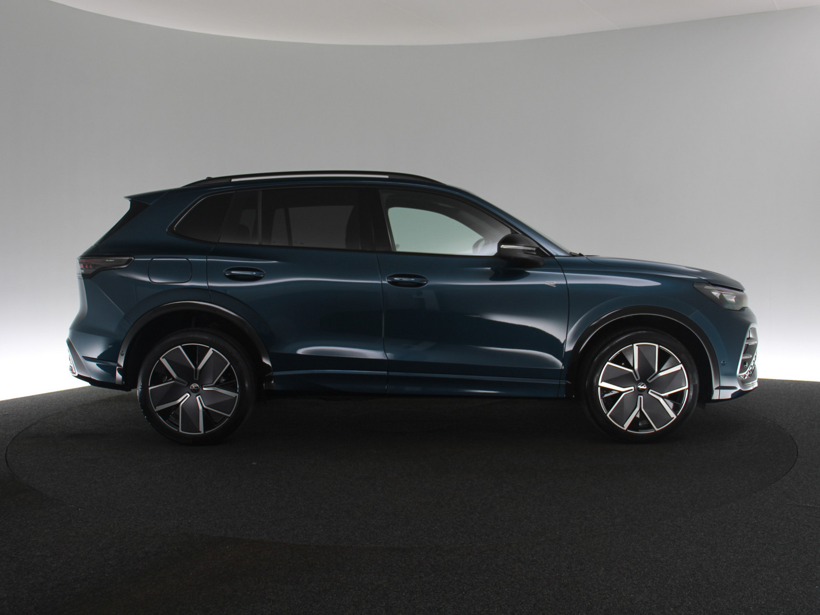 VW Tiguan 2.0 TSI R-Line 4Motion VW Tiguan 2.0 TSI R-Line 4Motion
