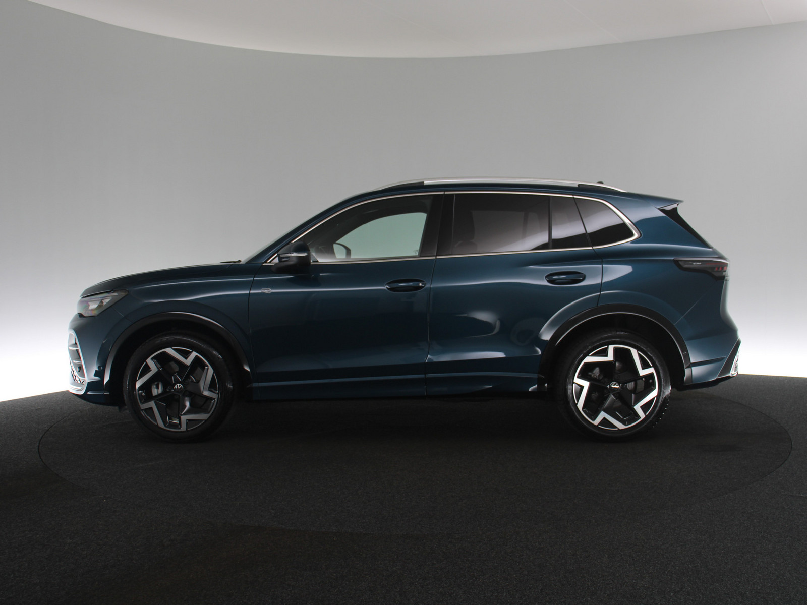VW Tiguan 2.0 TDI R-Line VW Tiguan 2.0 TDI R-Line
