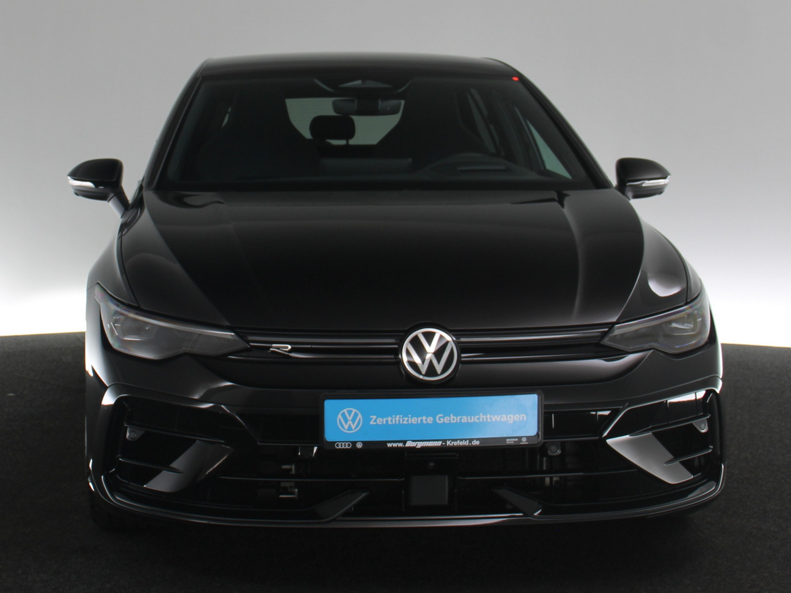 VW Golf VIII 2.0 TSI R 4Motion VW Golf VIII 2.0 TSI R 4Motion