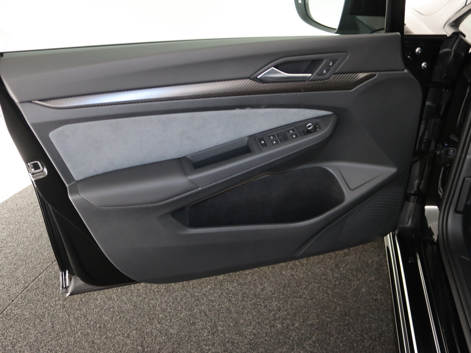 VW Golf VIII 2.0 TSI R 4Motion VW Golf VIII 2.0 TSI R 4Motion